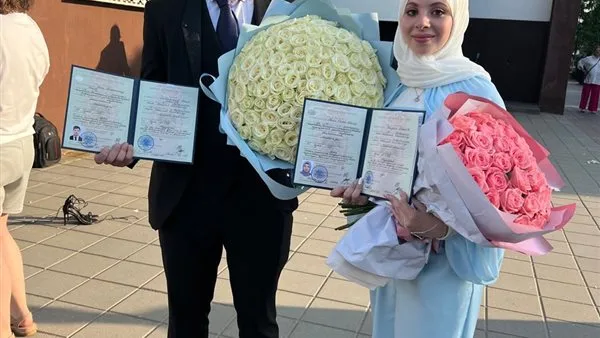 تخرج الشقيقان “ريان ومحمد غيث” من بلدة شيحين الجنوبية بشهادة الطب العام من جامعة بيلاروسيا. تخرج الشقيقان “ريان ومحمد غيث” من بلدة شيحين الجنوبية بشهادة الطب العام من جامعة بيلاروسيا.