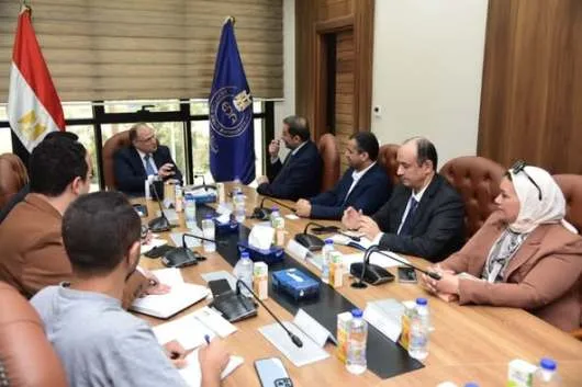 رئيس هيئة الدواء المصرية يلتقي بوفد من شركة سبيماكو للأدوية رئيس هيئة الدواء المصرية يلتقي بوفد من شركة سبيماكو للأدوية