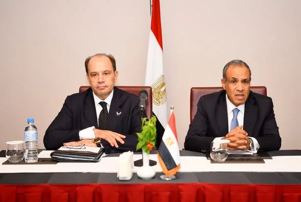 وزير الخارجية ووزير الهجرة يلتقيان بممثلي الجالية المصرية في النيجر