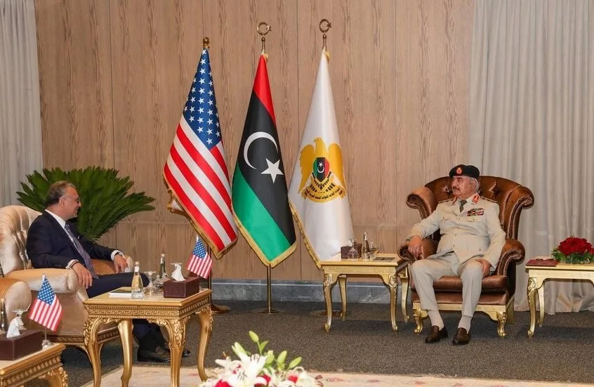 القائد الأعلى للقوات الليبية يناقش مع مستشار ترامب طرق تعزيز التعاون الثنائي في ليبيا القائد الأعلى للقوات الليبية يناقش مع مستشار ترامب طرق تعزيز التعاون الثنائي في ليبيا