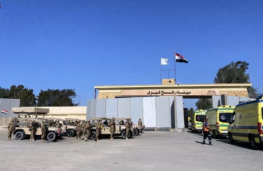 عشائر غزة تعبر عن استنكارها الشديد لأي محاولات تمس سمعة مصر.