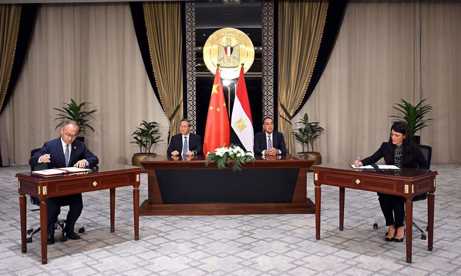 5 شراكات جديدة بين مصر والصين تشمل استراتيجية تنمية، تبادل ديون، ومنح لتطوير الأطراف الصناعية