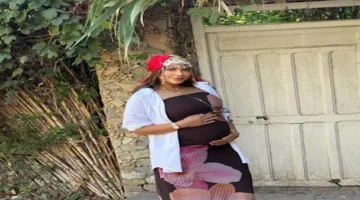 5 صور لزوجة محمد النني الثانية برفقة قطتها