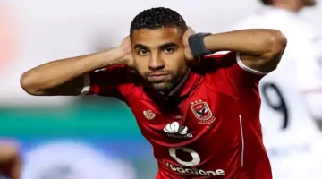 5 لقطات لمؤمن زكريا خلال اجتماع مجلس إدارة الأهلي