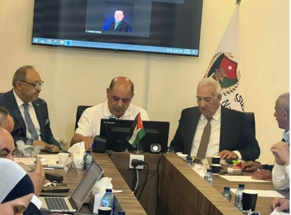 اللجنة السياسية لحزب الميثاق تقدم استقالاتها تمهيداً لإعادة الهيكلة. اللجنة السياسية لحزب الميثاق تقدم استقالاتها تمهيداً لإعادة الهيكلة.