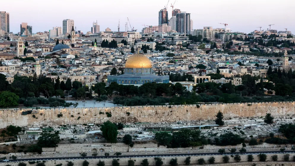الأردن يثمن قرار “اليونسكو” بشأن المدينة القديمة للقدس وأسوارها الأردن يثمن قرار “اليونسكو” بشأن المدينة القديمة للقدس وأسوارها