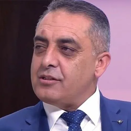 المستثمرون يتمسكون بقيادة البستنجي ويعلنون رفضهم لاستقالته المستثمرون يتمسكون بقيادة البستنجي ويعلنون رفضهم لاستقالته
