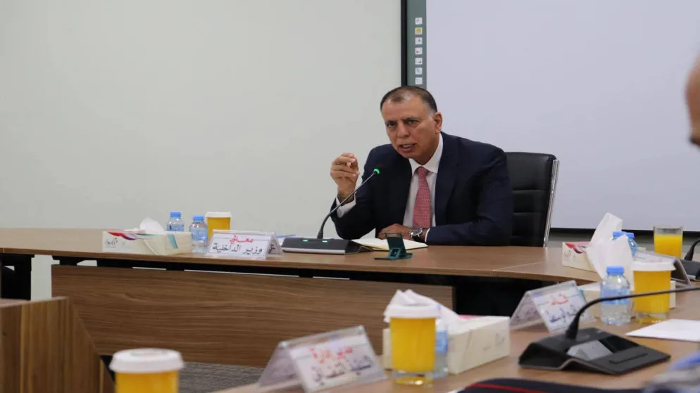 وزير الداخلية: نؤكد التزامنا بتحسين الخدمات الأمنية وزير الداخلية: نؤكد التزامنا بتحسين الخدمات الأمنية
