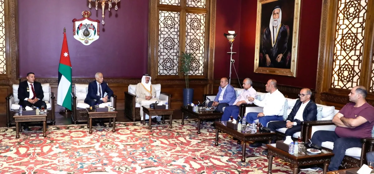 العيسوي يستقبل مجموعة من شباب منطقة صما – صور العيسوي يستقبل مجموعة من شباب منطقة صما – صور