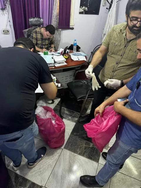 الدقهلية.. إلقاء القبض على مركز نفسي غير مرخص تديره سيدة تفتقر إلى المؤهلات الطبية في بلقاس. الدقهلية.. إلقاء القبض على مركز نفسي غير مرخص تديره سيدة تفتقر إلى المؤهلات الطبية في بلقاس.