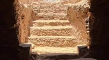اكتشاف مقابر جديدة تعود للعصرين اليوناني والروماني تحتوي على نقوش هيروغليفية في مقبرة أسوان