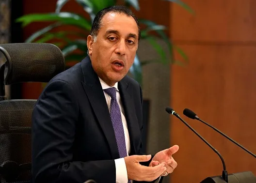 مدبولي يتعجب من الشائعات حول سنترال رمسيس: لماذا سأحرقه إذا كنت أنوي بيعه؟ مدبولي يتعجب من الشائعات حول سنترال رمسيس: لماذا سأحرقه إذا كنت أنوي بيعه؟