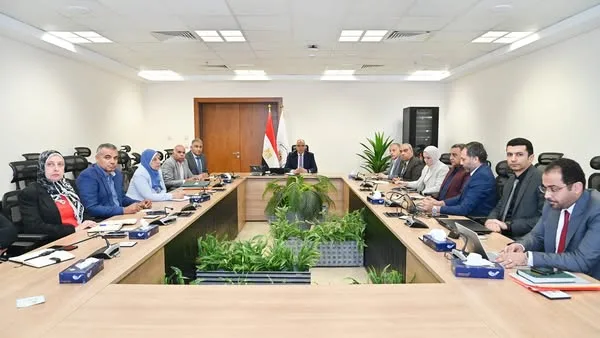 وزير الري: استراتيجية شاملة لتعزيز توزيع المياه وتحديث أنظمة القياس والتنظيف