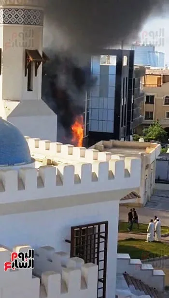 اندلاع حريق في دبي مول بمنطقة الشيخ زايد