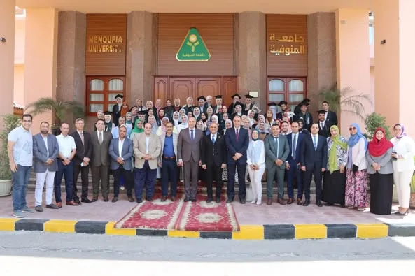 كلية صيدلة المنوفية تحتفي بتخرج الدفعة الأولى من برنامج “دكتور صيدلة” كلية صيدلة المنوفية تحتفي بتخرج الدفعة الأولى من برنامج “دكتور صيدلة”