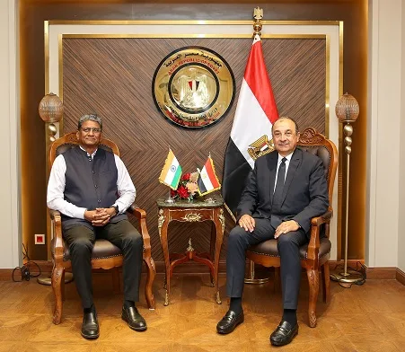 وزير الأعمال العامة: نشجع الاستثمارات الهندية ونتيح فرصاً واعدة للتعاون والتسهيلات. وزير الأعمال العامة: نشجع الاستثمارات الهندية ونتيح فرصاً واعدة للتعاون والتسهيلات.