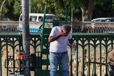 إرشادات للمواطنين لتفادي المخاطر الصحية الناتجة عن ارتفاع درجات الحرارة إرشادات للمواطنين لتفادي المخاطر الصحية الناتجة عن ارتفاع درجات الحرارة