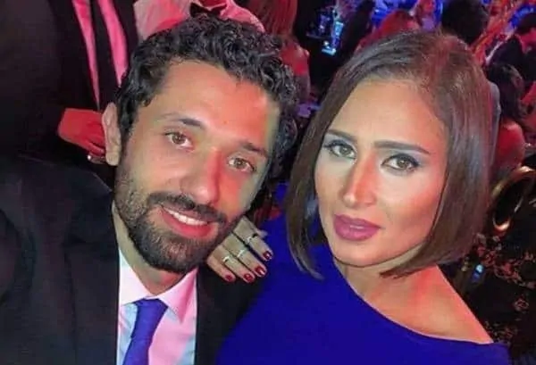 <strong>كريم محمود عبد العزيز وزوجته</strong>