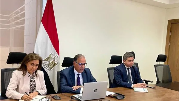 نائب وزير الخارجية والهجرة يجتمع مع أفراد الجالية المصرية في لوس أنجلوس نائب وزير الخارجية والهجرة يجتمع مع أفراد الجالية المصرية في لوس أنجلوس