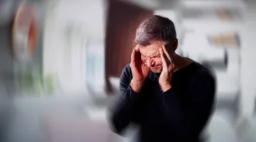 خدعة غامضة تكتسح الإنترنت والعلم يكشف حقيقة فعاليتها في معالجة الصداع النصفي.