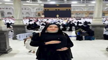 6 صور لزوجة محمد النني الثانية أمام الكعبة