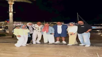 6 لقطات لكريم الدبيس وعائلته مع نجوم الأهلي أثناء إجازتهم الصيفية