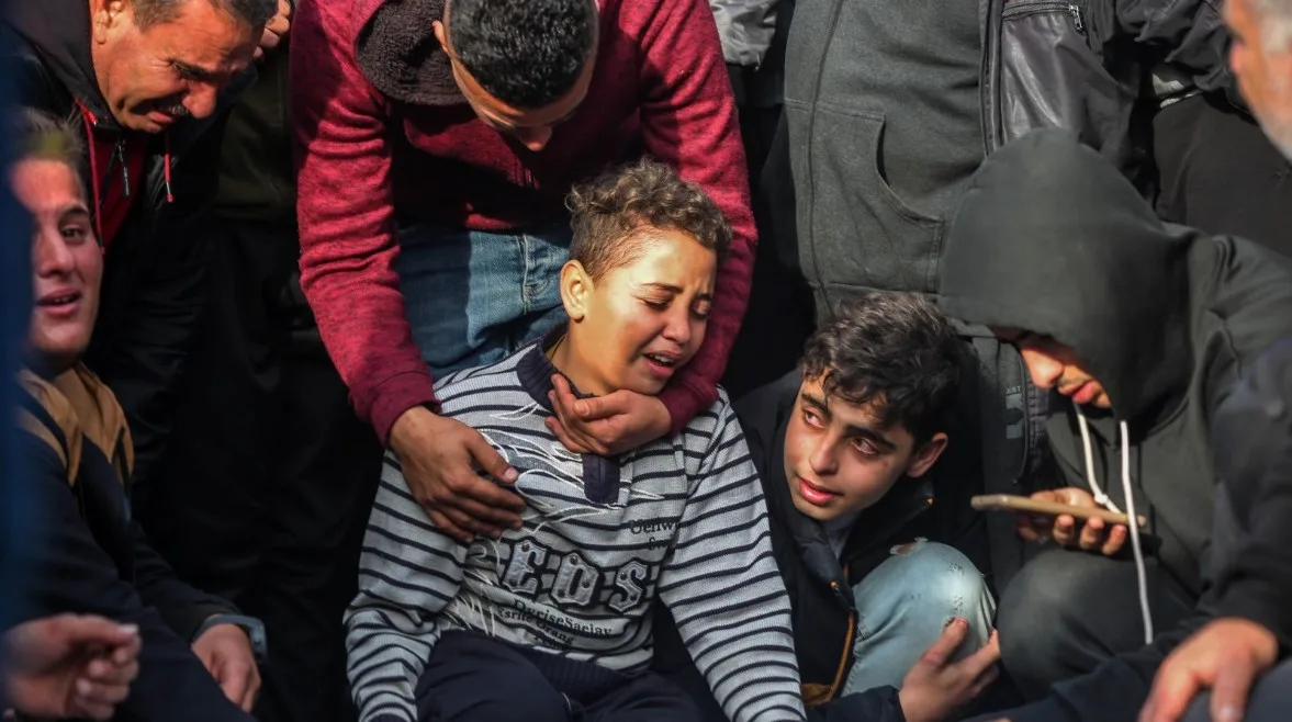 60 شهيدًا نتيجة غارات إسرائيلية تستهدف مناطق في قطاع غزة 60 شهيدًا نتيجة غارات إسرائيلية تستهدف مناطق في قطاع غزة