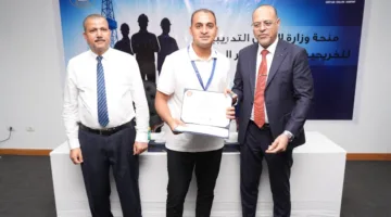600 متدرب.. وزير العمل يوزع شهادات لخريجي الدورات التدريبية في مجالات خدمات البترول