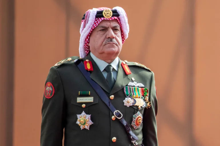 الحنيطي يجتمع مع قائد القيادة المركزية الأمريكية الحنيطي يجتمع مع قائد القيادة المركزية الأمريكية