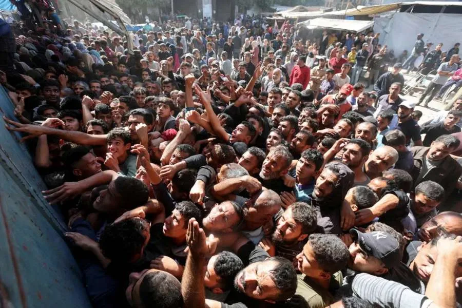 مقدادي: الأردنيون الأبطال يتجاوزون الحصار.. شاحنات الطحين تصل خان يونس تحت حماية الجيش العربي بتوجيه من جلالة الملك المفدى مقدادي: الأردنيون الأبطال يتجاوزون الحصار.. شاحنات الطحين تصل خان يونس تحت حماية الجيش العربي بتوجيه من جلالة الملك المفدى