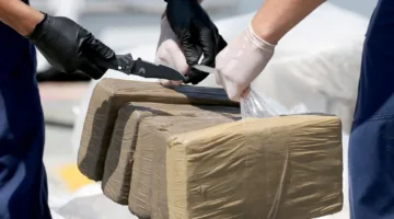 إحباط محاولة تهريب 4 أطنان و374 كيلوغراماً من الشيرا في طنجة