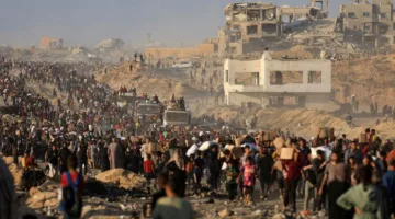 63 شهيدًا جراء قصف الاحتلال على قطاع غزة، بينهم 28 ينتظرون المساعدات.
