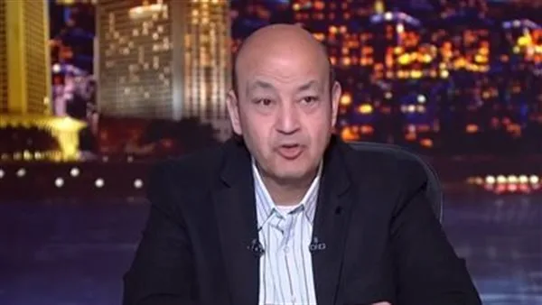 أحمد السقا يقدم استعراضات قتالية مباشرة بينما يعلق عمر أديب أحمد السقا يقدم استعراضات قتالية مباشرة بينما يعلق عمر أديب