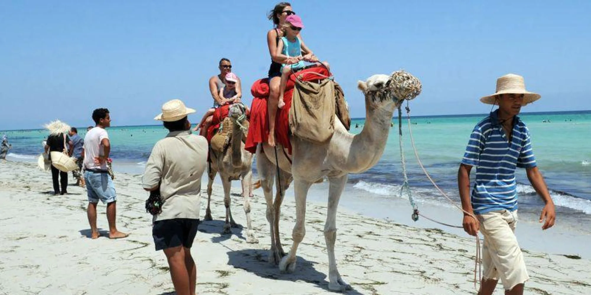 فرنسا تظل في صدارة الأسواق السياحية للمغرب وزيادة ملحوظة في عدد السياح الألمان. فرنسا تظل في صدارة الأسواق السياحية للمغرب وزيادة ملحوظة في عدد السياح الألمان.