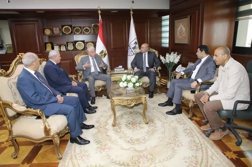 محافظ بني سويف يرحب بمستشار رئيس الجمهورية للتنمية المحلية ورئيس هيئة تطوير الصعيد محافظ بني سويف يرحب بمستشار رئيس الجمهورية للتنمية المحلية ورئيس هيئة تطوير الصعيد