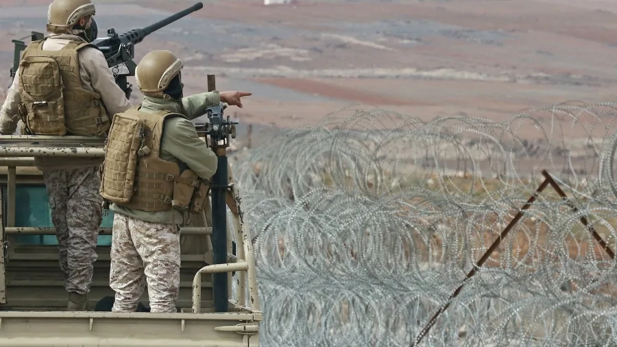 الجيش يتصدى لـ 310 طائرات مسيّرة خلال 197 يومًا الجيش يتصدى لـ 310 طائرات مسيّرة خلال 197 يومًا