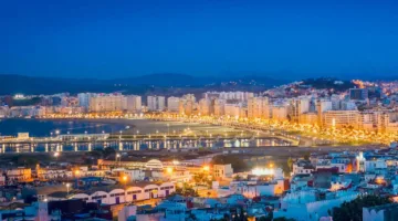 ارتفاع الأسعار وانخفاض جودة الخدمات في طنجة يثير تساؤلات حول وزيرة السياحة