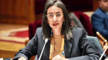 الحكومة تعدل توقعاتها للنمو لعام 2025 وتتفائل باستمرار السيطرة على التضخم.