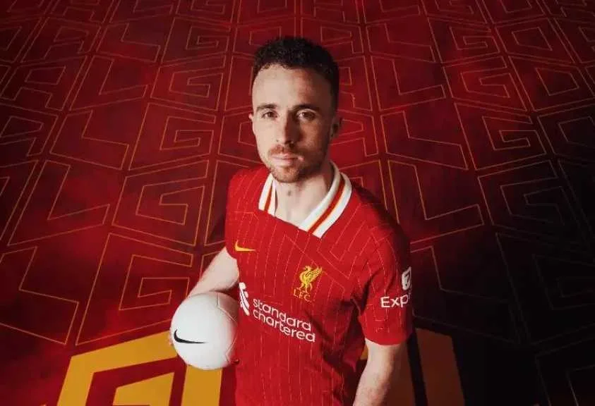 بعد أسبوعين من زواجه، وفاة ديوغو جوتا لاعب ليفربول في حادث سير مأسوي في إسبانيا