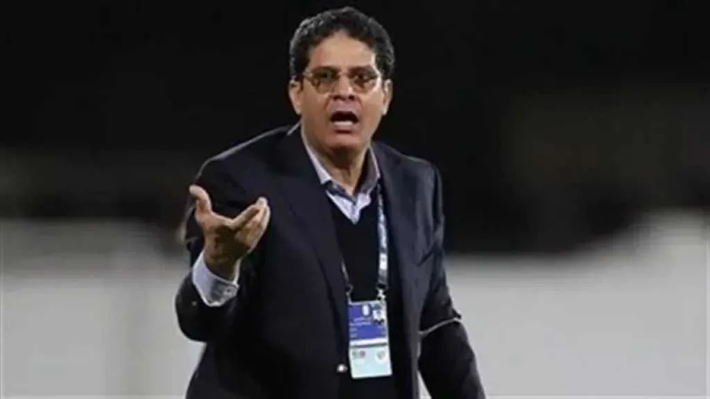 أيمن الرمادي: لم أترك معسكر الزمالك قبل مباراة النهائي والكلام عن خلاف مع القباني تم تفسيره بشكل خاطئ أيمن الرمادي: لم أترك معسكر الزمالك قبل مباراة النهائي والكلام عن خلاف مع القباني تم تفسيره بشكل خاطئ