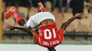 الزمالك يتفاوض مع بيرسي تاو بدعم من ممدوح عباس.. وعبد المنصف يكشف تفاصيل الصفقة.