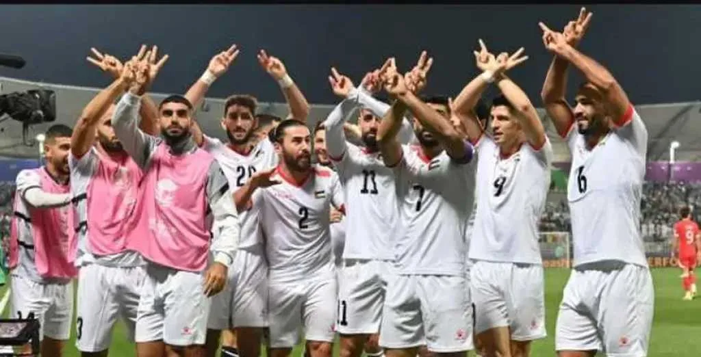 الاتحاد الفلسطيني يعلن عن استشهاد اللاعب عودة الهذالين جراء هجوم المستوطنين على قرية أم الخير. الاتحاد الفلسطيني يعلن عن استشهاد اللاعب عودة الهذالين جراء هجوم المستوطنين على قرية أم الخير.