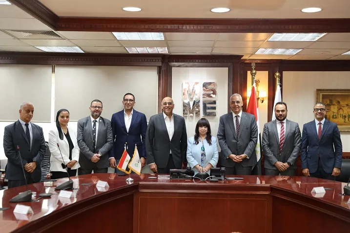 تنمية المشروعات تخصص 110 ملايين جنيه لدعم المشروعات الصغيرة والمتوسطة من خلال الإيجار التمويلي والتخصيم. تنمية المشروعات تخصص 110 ملايين جنيه لدعم المشروعات الصغيرة والمتوسطة من خلال الإيجار التمويلي والتخصيم.
