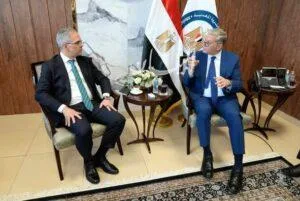 وزير البترول يناقش مع شركة “شلمبرجير” طرق تعزيز أنشطة الاستكشاف والإنتاج