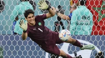 ياسين بونو: الحارس الذي تحدى مانشستر سيتي وأدخل الهلال إلى كتب التاريخ
