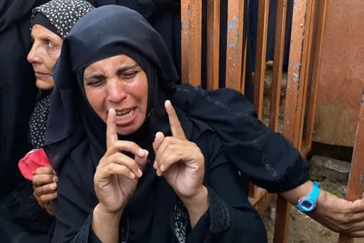 إسرائيل تطالب خمسة مناطق في غزة بالإخلاء الفوري إسرائيل تطالب خمسة مناطق في غزة بالإخلاء الفوري