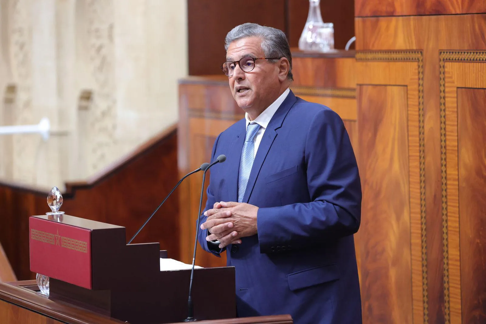 رئيس الحكومة: تخلينا عن “الحلول المؤقتة” في مجال الصحة ورفعنا من مستوى مهنيي القطاع رئيس الحكومة: تخلينا عن “الحلول المؤقتة” في مجال الصحة ورفعنا من مستوى مهنيي القطاع