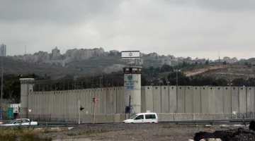 زيادة عدد الأسرى الفلسطينيين في سجون إسرائيل لأكثر من 10 آلاف شخص.