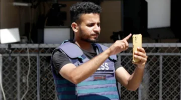 عندما تتحدث الأيادي: “أبو عمرة” ينقل أحداث حرب غزة إلى مجتمع الصم