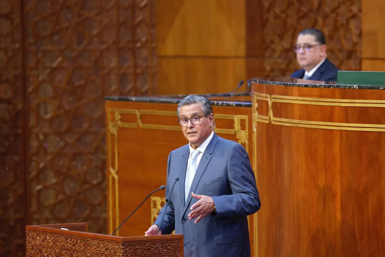 أخنوش: احتجاجات آيت بوكماز تحتاج إلى تدخل سياسي بدلاً من إثارة المشاعر.